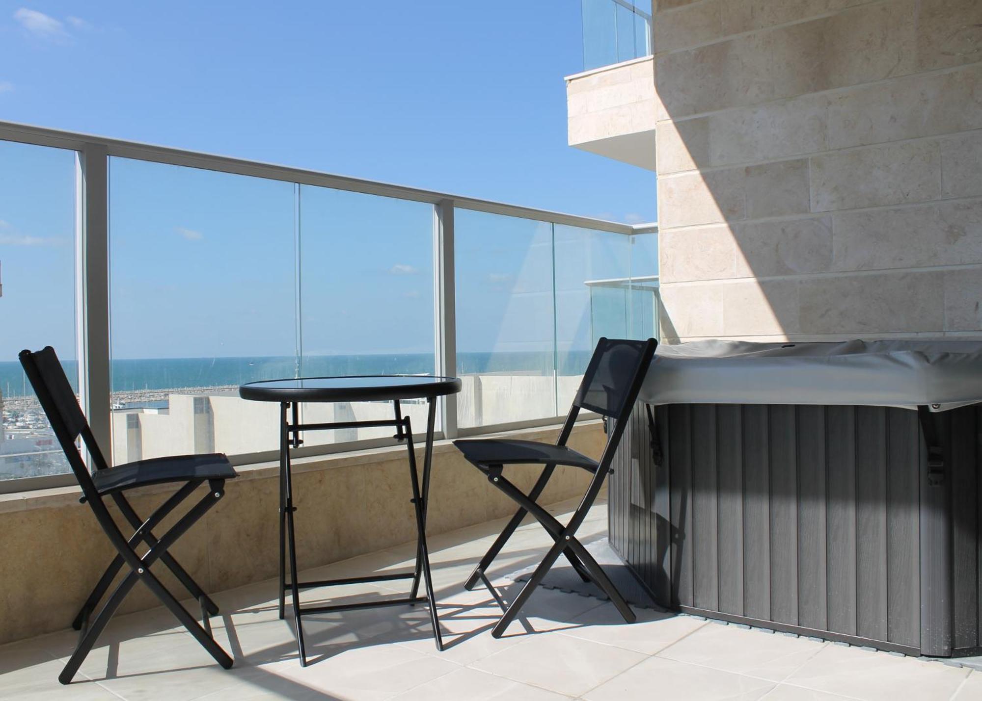 Seaside Serenity: Private Jacuzzi and Kosher Comfort Ashkelon Exterior photo
